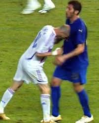 زيدا الاعب الخطير Zidane-head-butt