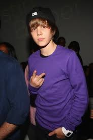 [img]http://tbn2.google.com/images?q=tbn:3os6hP-yhBmepM:http://i663.photobucket.com/albums/uu351/azcullen2/JustinBieberJustin.jpg[/img]