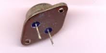 http://tbn2.google.com/images?q=tbn:4ToScbIT9ge2XM:http://xizard.chez.com/Cours/Images/photo_transistor_TO3.jpg