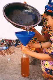 فوائد زيت الأركان........ المغربى روووووعة huile-argan-maroc.jpg