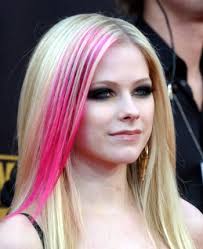 بواسطه فريق افريل لافين Avril-Pink