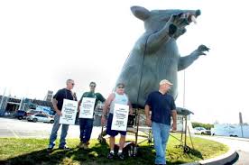 Union workers say LA Fitness