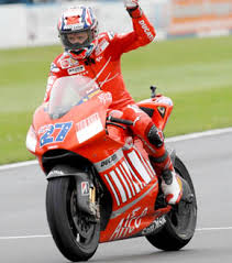 Stoner wint GP Quatar.