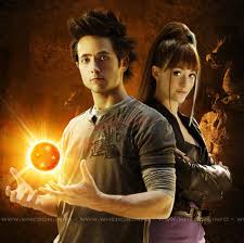 Ao completar 18 anos Goku (Justin Chatwin) ganha de presente de seu avô, Grohan (Randall Duk Kim), uma bola pequena com a superfície macia e translúcida, [...]