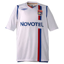 http://tbn2.google.com/images?q=tbn:ffPG8CiTkdoDSM:http://www.footiz.com/wp-content/uploads/2008/09/maillot-ol-domicile.jpg