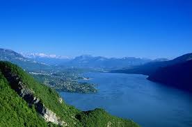 http://tbn2.google.com/images?q=tbn:o__u9K9RBi3ldM:http://pro.rhonealpes-tourisme.com/images/1400-7-lac-du-bourget-73.jpg