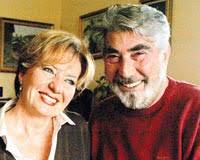 Erdal �zya�c�lar ile evli olan