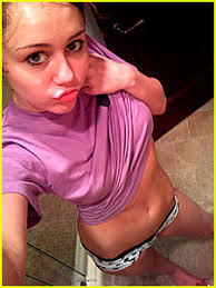 y a esta loca que le dio sera por la rotura de nick Miley-cyrus-sexy-myspace-pictures
