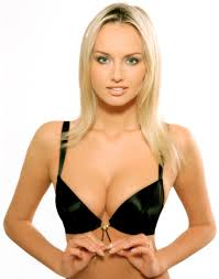agrandir cette image de adriana-karembeu