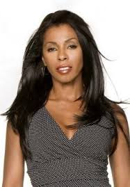 Khandi Alexander, who plays Dr.